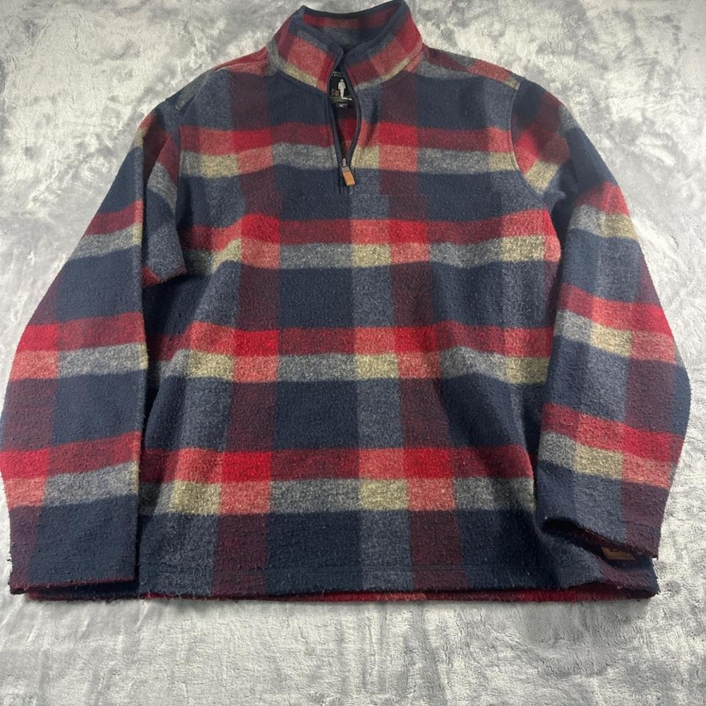 Red and navy‎ plaid 1/4 zip fleece